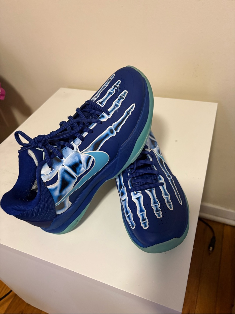 Nike Blue Skeletal Graphic Low-Top Sneaker with Teal Accents - Picture 5 of 6